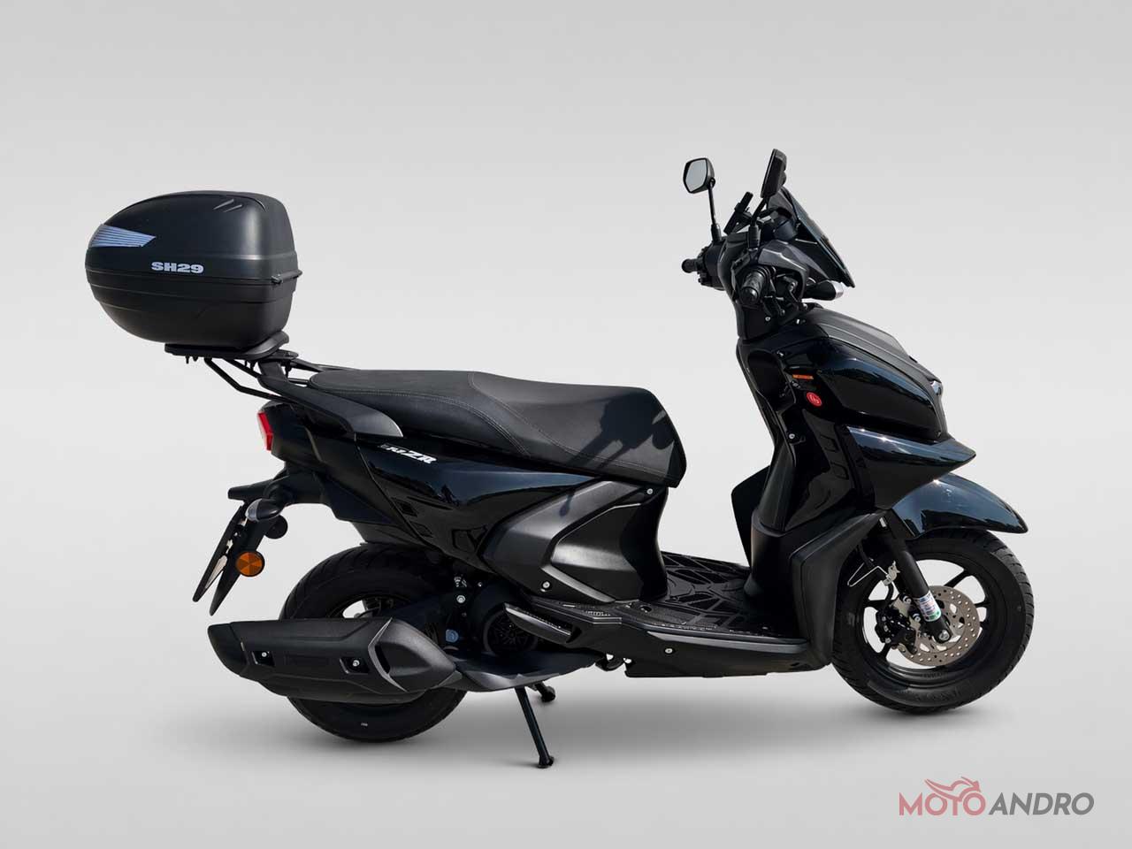 Rent Yamaha RayZR motorcycle, Moto Andro, Split